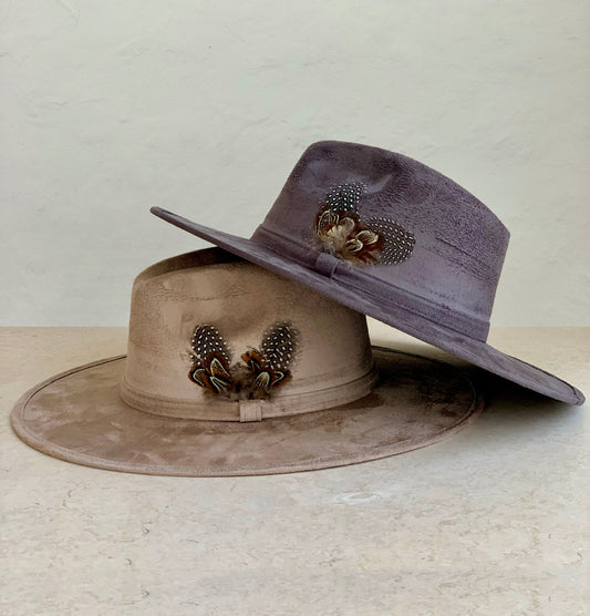 Sombrero Indy con Plumas
